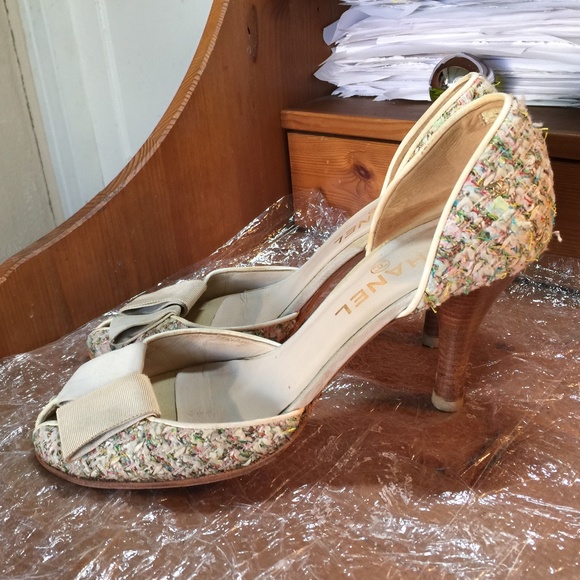CHANEL Shoes - CHANEL TWEED SIZE 39 US 9 FABRIC PUMPS SHOES/HEELS ITALY MULTI-COLOR CLOSED SHOE